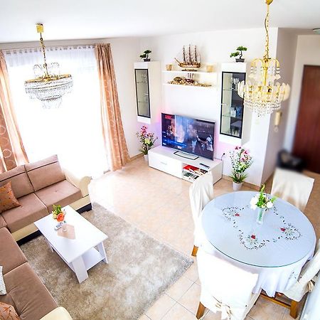 Split Apartments Shell Экстерьер фото